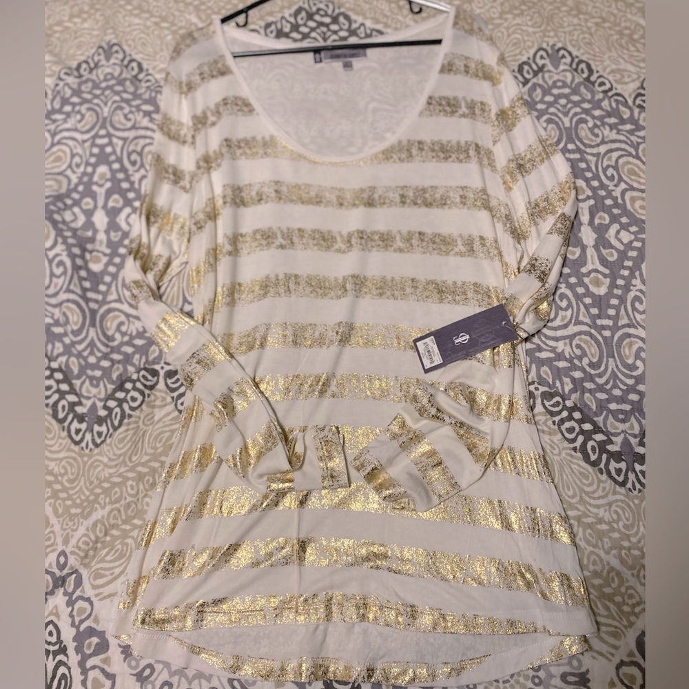 NWT Women’s Jennifer Lopez top